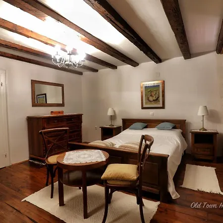 Old Town House Вилла
