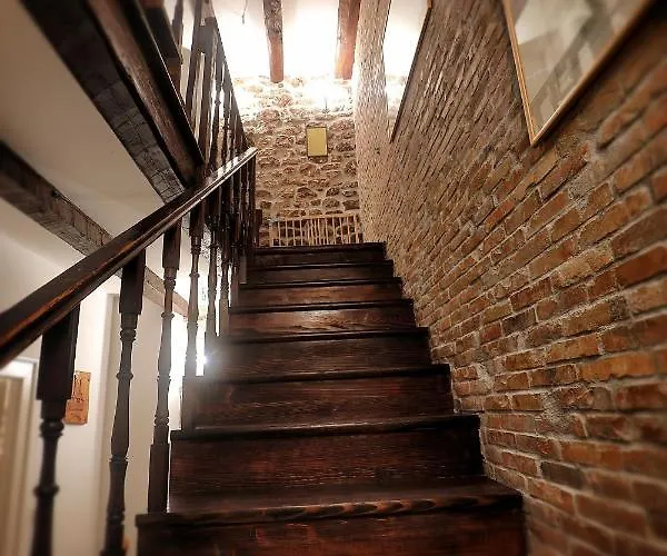 Old Town House * פג