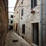 Vila Old Town House