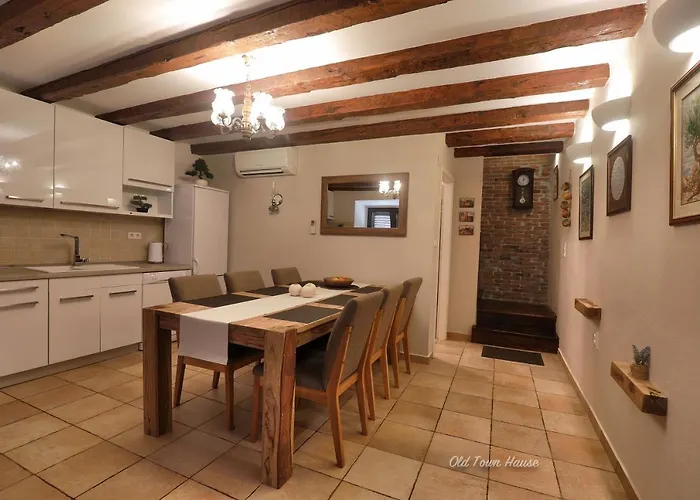 Old Town House Vila *