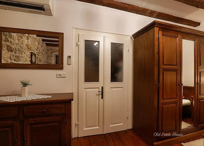 Old Town House Villa *